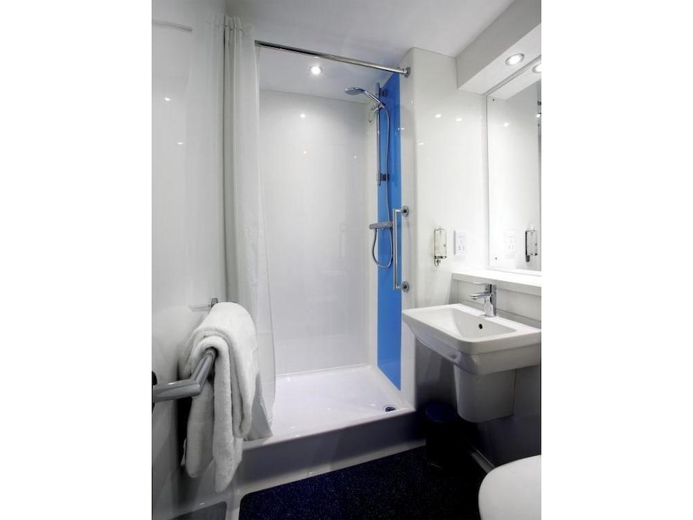 Travelodge Bristol Central Anchor Road Buitenkant foto