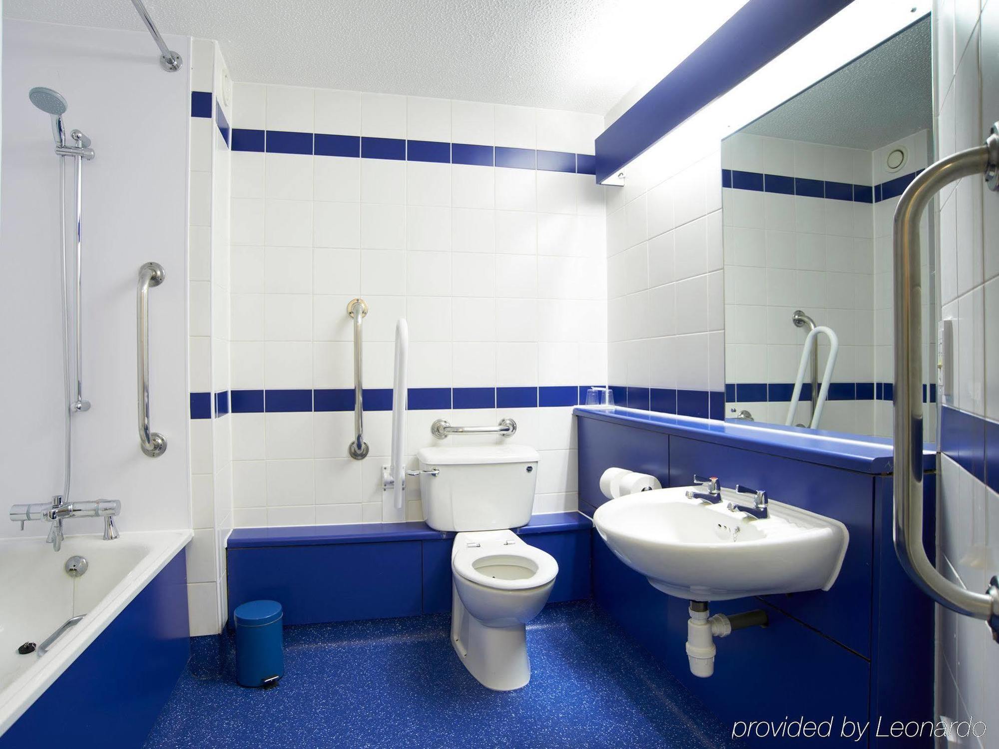 Travelodge Bristol Central Anchor Road Buitenkant foto