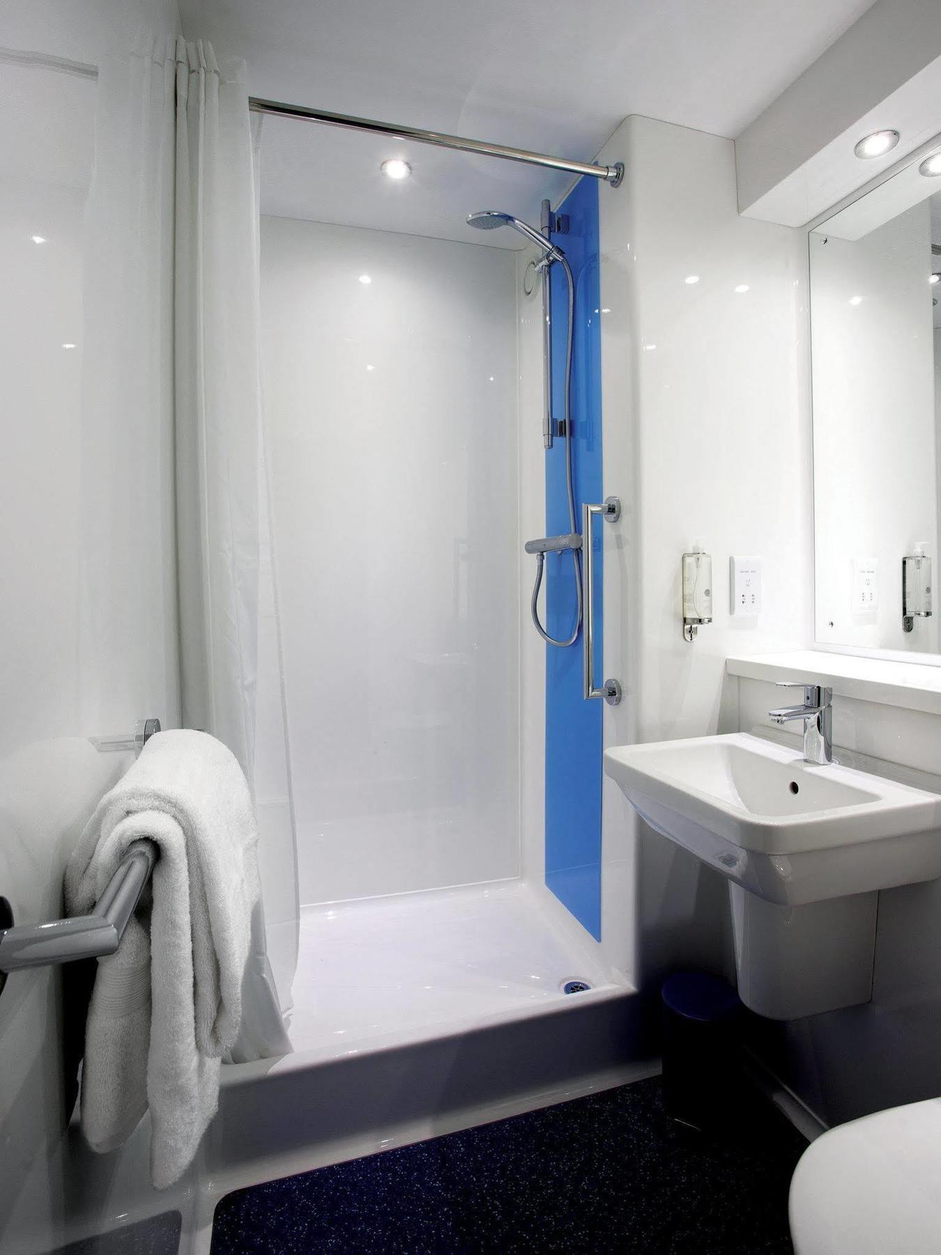 Travelodge Bristol Central Anchor Road Buitenkant foto