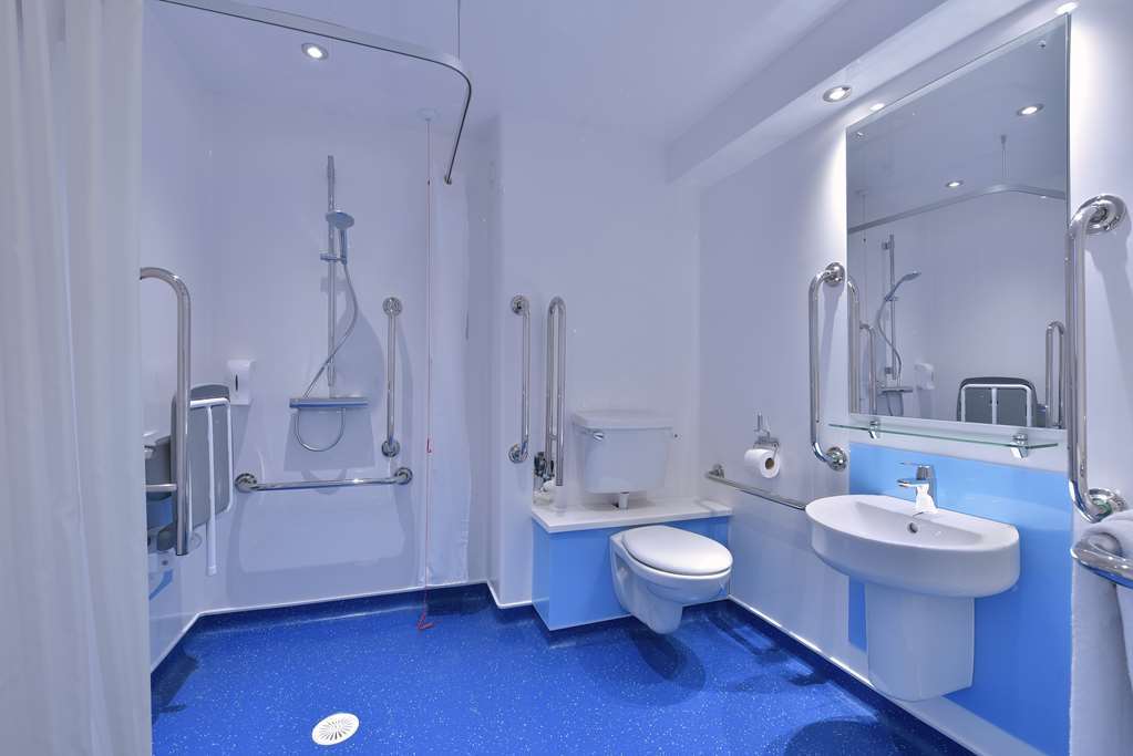 Travelodge Bristol Central Anchor Road Kamer foto